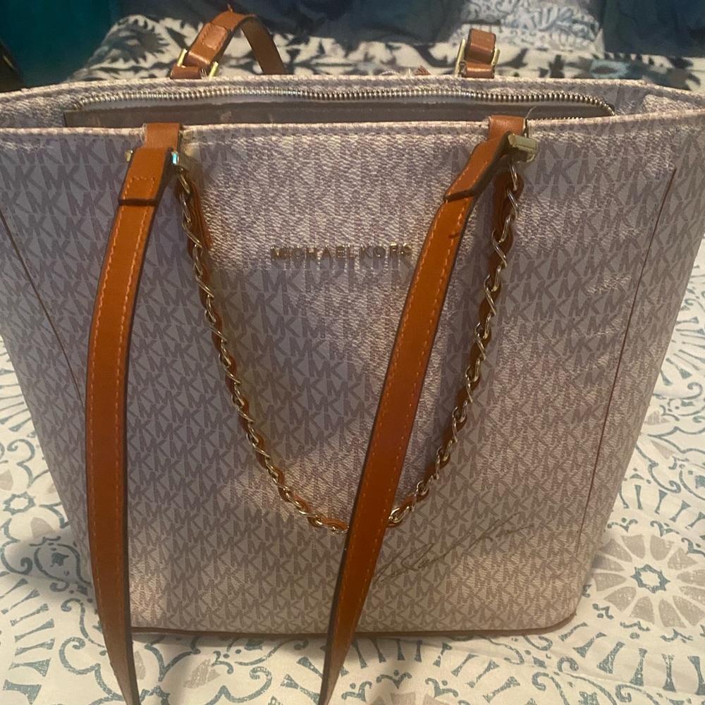 MK tote